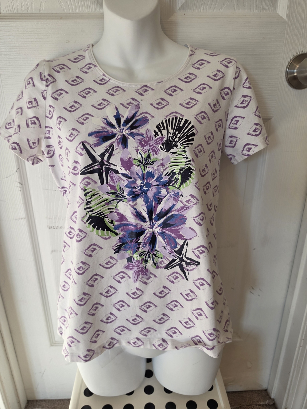Kim Rogers White Short Sleeve Tee with Purple Floral Print Size PS